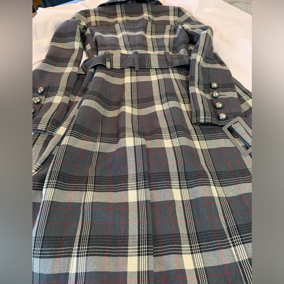 Stunning BB Dakota Coat - Picture 5 of 12